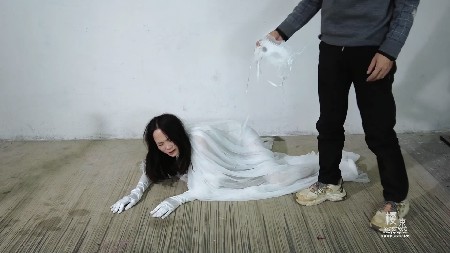 032832fqe0bhz8y2zf5bqa.jpg