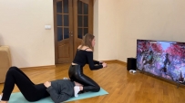DOMINANT GAMER GIRL FACESITTING AND ASS WORSHIP