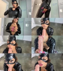 BATGIRL GIVS ROBIN SLOPPY BJ B4 MISSION